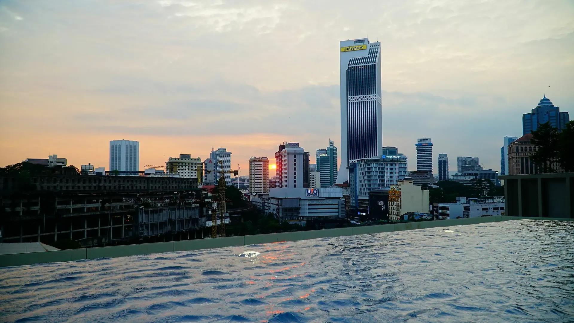 Homestay In The Heart Of Kuala Lumpur @ The Robertson Kl